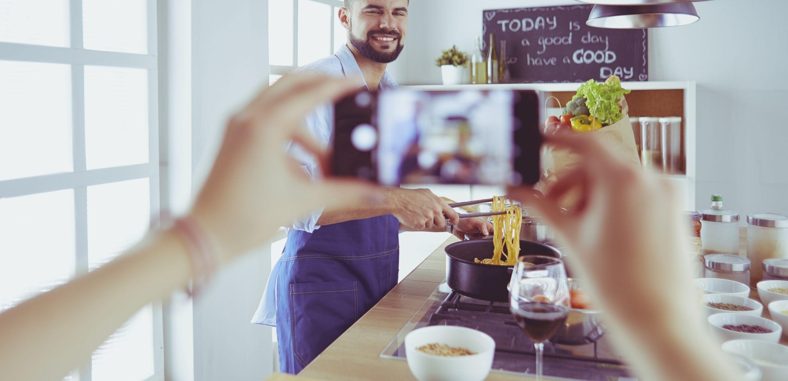 Memahami Bagaimana Konsumen Membeli: Dari 4A ke 5A